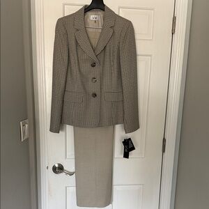 Le Suit Beige Tweed Blazer & pants Suit